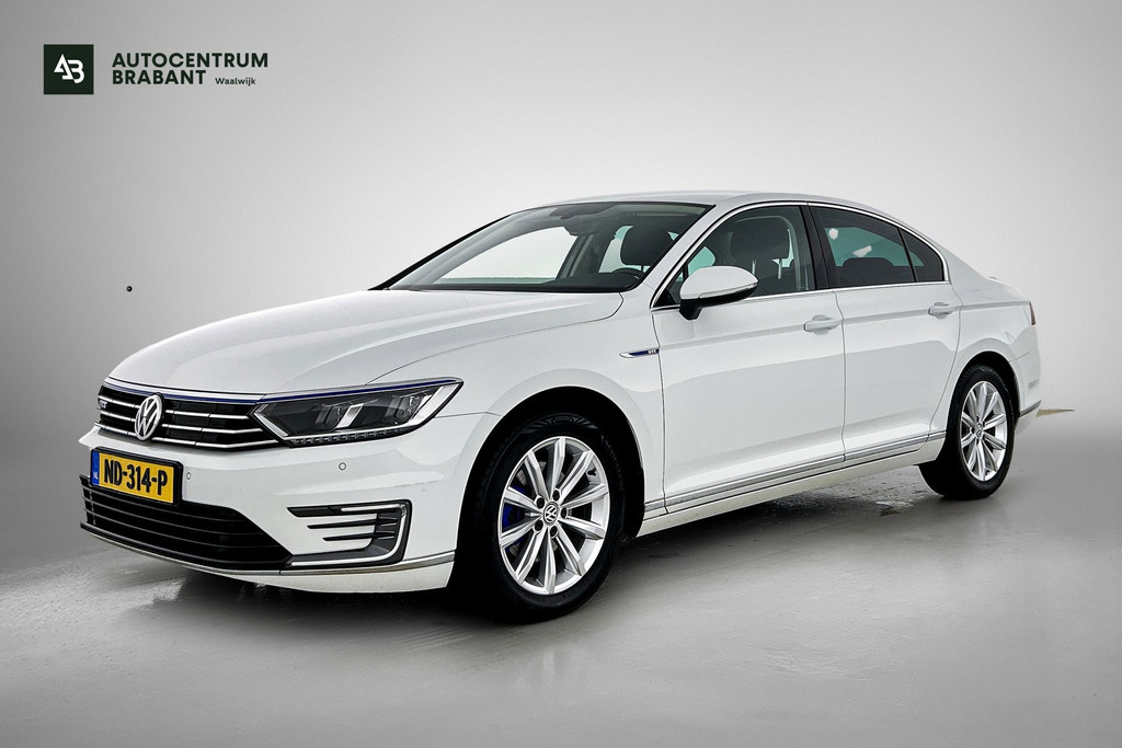 Volkswagen Passat 1.4 TSI GTE Connected Series AANBIEDING!!! (NL-auto, Navi, Trekhaak, PDC V+A, Climate Con, Etc) 49086727-0.jpg | Autocentrum Brabant Breda
