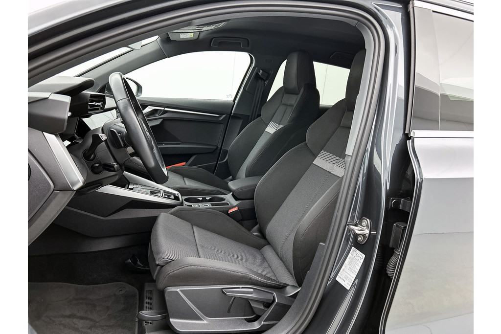 Audi A3 Sportback 35 TFSI Business edition Automaat (NAVI, ADAPTIVE CRUISE, CARPLAY, VIRTUAL COCKPIT, 1e EIGENAAR) 49571317-18.jpg | Autocentrum Brabant Breda
