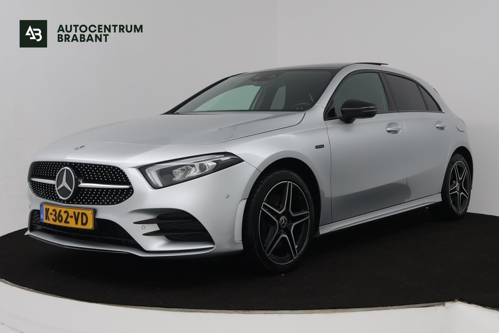 Mercedes-Benz A-Klasse 250 e Business Solution AMG Limited (PANORAMADAK, TREKHAAK, SFEERVERLICHTING, STOELVERWARMING, CAMERA) 49605548-0.jpg | Autocentrum Brabant Breda