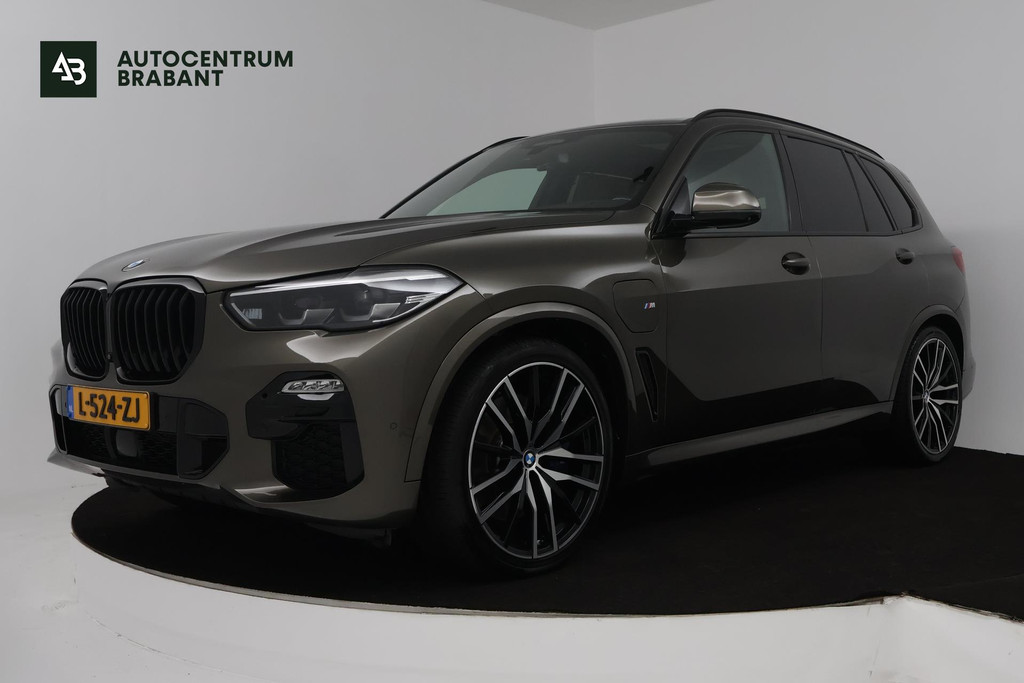 BMW X5 XDrive45e High Executive (PANORAMADAK, CAMERA, STOEL/STUURVERWARMING, SFEERVERLICHTING, DEALER ONDERHOUDEN) 50037760-0.jpg | Autocentrum Brabant Breda