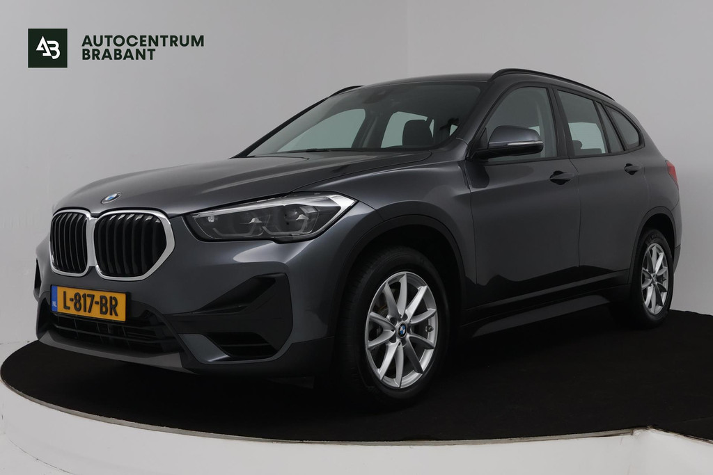 BMW X1 SDrive20i Business Edition Plus (DIGITALE COCKPIT, CRUISE CONTROL, PARKEERSENSOREN, HEAD-UP DISPLAY, DEALER ONDERHOUDEN) 50040727-0.jpg | Autocentrum Brabant Breda
