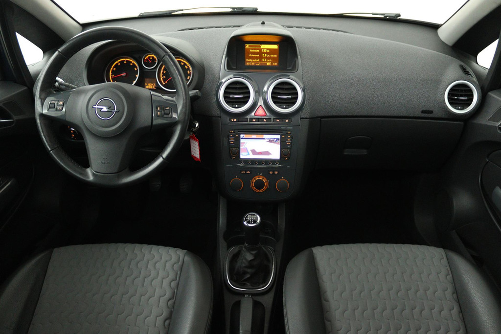 Opel Corsa 1.4-16V Edition (PANORAMDAK, NAVIGATIE, CLIMA, TREKHAAK, CRUISE) 50312198-3.jpg | Autocentrum Brabant Breda