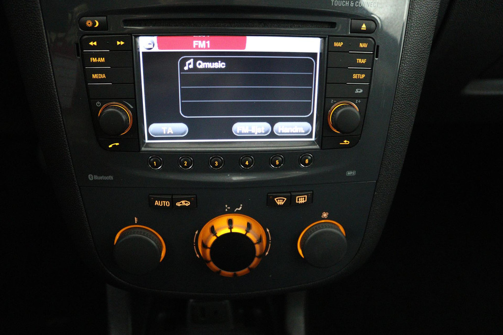 Opel Corsa 1.4-16V Edition (PANORAMDAK, NAVIGATIE, CLIMA, TREKHAAK, CRUISE) 50312198-5.jpg | Autocentrum Brabant Breda