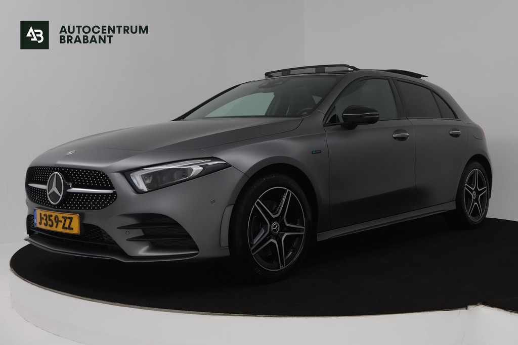 Mercedes-Benz A-Klasse 250 e Business Solution AMG Limited (SFEERVERLICHTING, PANORAMADAK, CAMERA, STOELVERWARMING, 1e EIGENAAR) 50351278-0.jpg | Autocentrum Brabant Breda