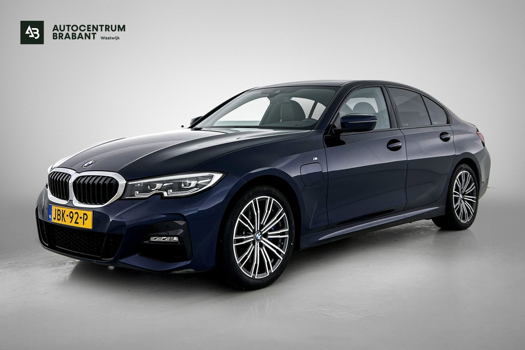 BMW 3 Serie 330e High Executive M-Sportpakket (Dealer OnderH, Navi Pro, Camera, PDC V+A, Cruise Con, Etc) 50534821-0.jpg | Autocentrum Brabant Breda