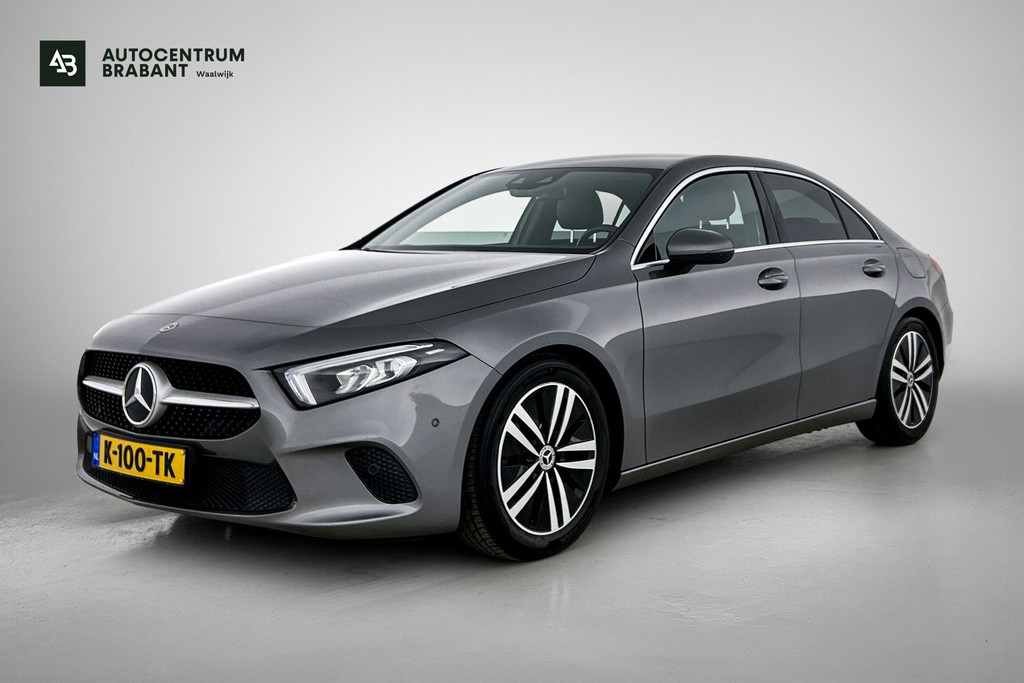 Mercedes-Benz A-Klasse 180 Business Solution Luxury (SFEERVERLICHTING, STOELVERWARMING, LEER, LED, GOED ONDERHOUDEN, 1e EIGENAAR) 50868787-0.jpg | Autocentrum Brabant Breda