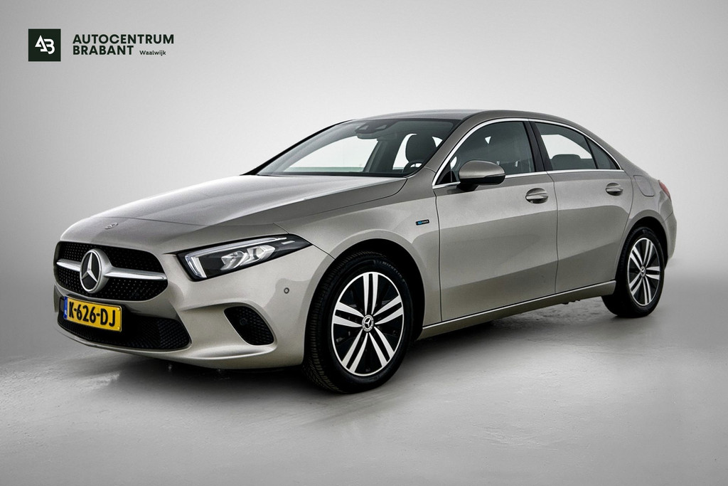 Mercedes-Benz A-Klasse 250 e Business Solution Luxury Limited (SFEERVERLICHTING, CAMERA, LEDER, 1e EIGENAAR, GOED ONDERHOUDEN) 50874174-0.jpg | Autocentrum Brabant Breda