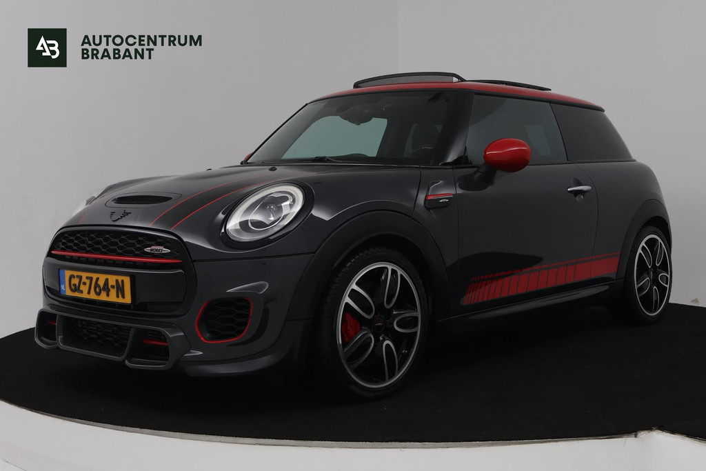 MINI Mini 2.0 John Cooper Works (PANORAMADAK, STOELVERWARMING, ACHTERUITRIJCAMERA, H&K AUDIO, HEAD/UP, DEALER ONDERHOUDEN) 51121877-0.jpg | Autocentrum Brabant Breda