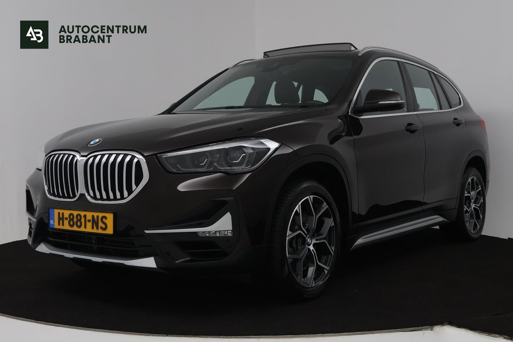 BMW X1 SDrive20i VDL Nedcar Edition (PANORAMADAK, ACHTERUITRIJCAMERA, STOELVERWARMING, DEALER ONDERHOUDEN) 51180604-0.jpg | Autocentrum Brabant Breda