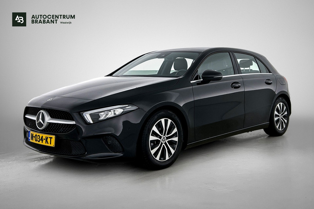 Mercedes-Benz A-Klasse 180 Business Solution (NAVIGATIE, STOELVERWARMING, CAMERA, 1e EIGENAAR, GOED ONDERHOUDEN) 51215891-0.jpg | Autocentrum Brabant Breda