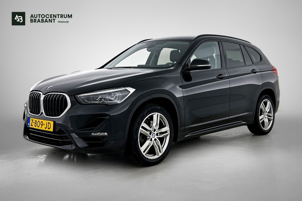 BMW X1 SDrive18i High Executive M Sport (M-PAKKET, SFEER, CAMERA, LED, SPORTSTOELEN, STOELVERWARMING, DEALER ONDERHOUDEN) 51216194-0.jpg | Autocentrum Brabant Breda