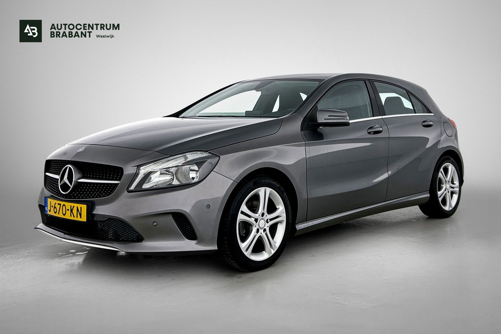 Mercedes-Benz A-Klasse 180 Prestige (NAVIGATIE, STOELVERWARMING, PARKEERSENSOREN, CRUISE, STUURBEDIENING) 51216805-0.jpg | Autocentrum Brabant Breda