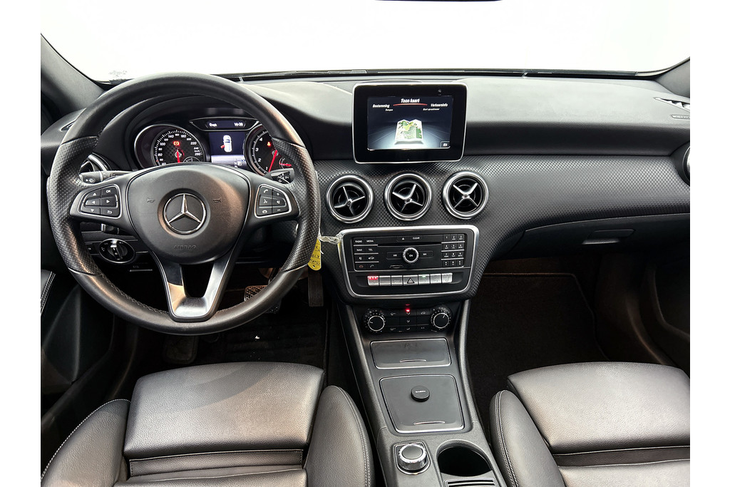 Mercedes-Benz A-Klasse 180 Prestige AMG Style (Goed OnderH, Navi, Stoelv, Camera, Parkeerhulp V+A, Cruise Con, Etc) 51819336-1.jpg | Autocentrum Brabant Breda