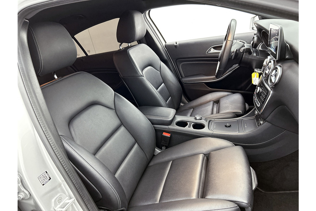 Mercedes-Benz A-Klasse 180 Prestige AMG Style (Goed OnderH, Navi, Stoelv, Camera, Parkeerhulp V+A, Cruise Con, Etc) 51819336-15.jpg | Autocentrum Brabant Breda