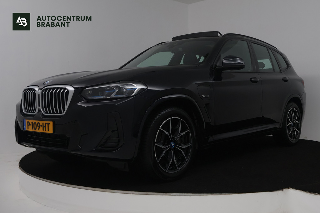 BMW X3 XDrive30e Business Edition Plus M-Sport ( SOH 92%, PANORAMADAK, TREKHAAK, SFEERVERLICHTING, DEALER ONDERHOUDEN) 51882969-0.jpg | Autocentrum Brabant Breda