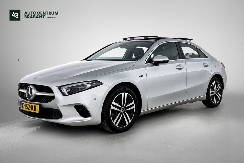 Mercedes-Benz A-Klasse 250 e Business Solution Luxury Limited (PANORAMADAK, MULTIBEAM KOPLAMP, SFEERVERLICHTING, TREKHAAK) 51892042-0.jpg | Autocentrum Brabant Breda