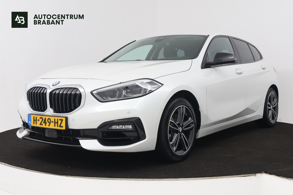 BMW 1-serie 118i Executive Edition (STOEL/STUUR VERWARMING, CAMERA, CRUISE CONTROL ADAPTIEF, SFEERVERLICHTING, PARKEERSENSOREN) 52344761-0.jpg | Autocentrum Brabant Breda