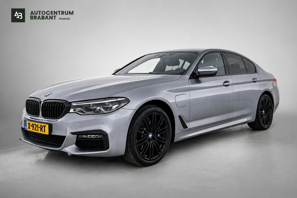 BMW 5 Serie 530e iPerformance High Executive M-Sport | 252PK | Dealer onderH | Sfeerverl | Head-up | StoelverW | Camera | Carplay 52451504-0.jpg | Autocentrum Brabant Breda