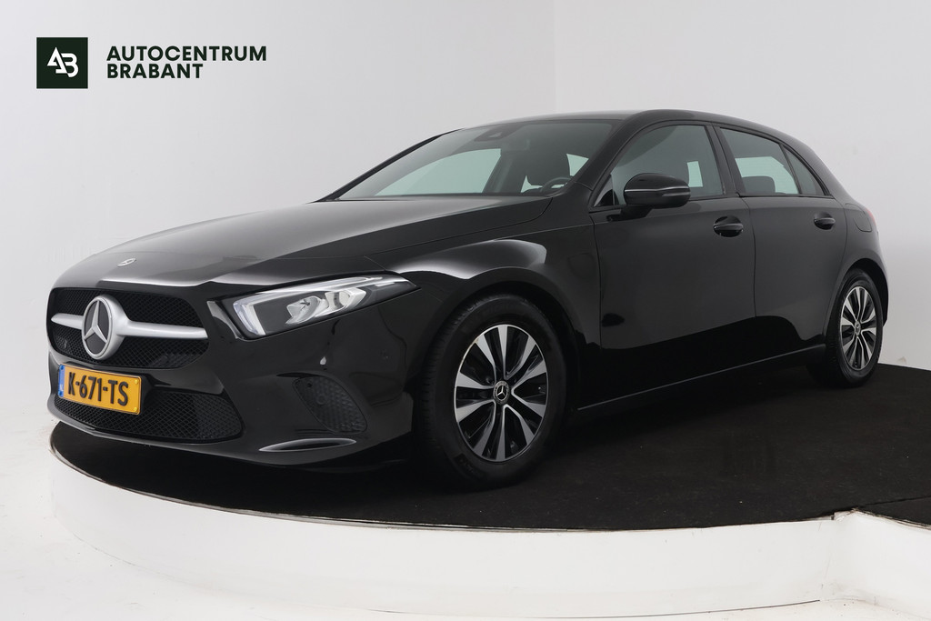 Mercedes-Benz A-Klasse 180 Business Solution (ACHTERUITRIJCAMERA, CRUISE CONTROL, NAVIGATIE, PARKEERSENSOREN) 52455598-0.jpg | Autocentrum Brabant Breda