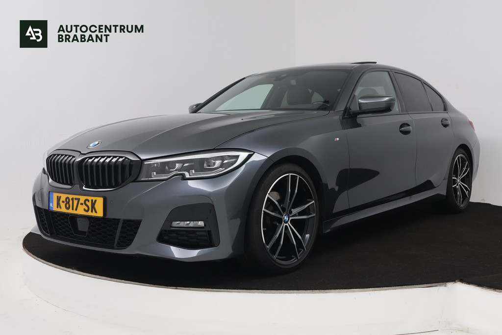 BMW 3 Serie 320i High Executive (PANORAMADAK, CAMERA, STOELVERWARMING, CRUISE ADAPTIEF, SFEERVERLICHTING) 52491216-0.jpg | Autocentrum Brabant Breda