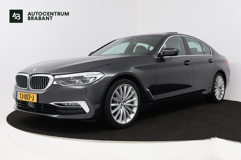 BMW 5 Serie 530i High Executive (PANORAMADAK, SFEERVERLICHTING, STOELVERWARMING/VENTILATIE, ELEKTR STOELEN) 52610749-0.jpg | Autocentrum Brabant Breda