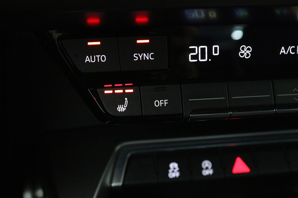 Audi A3 Sportback 30 TFSI S edition (DIGITALE COCKPIT, STOELVERWARMING, CRUISE ADAPTIEF, NAVIGATIE, PARKEERSENSOREN) 52674628-16.jpg | Autocentrum Brabant Breda