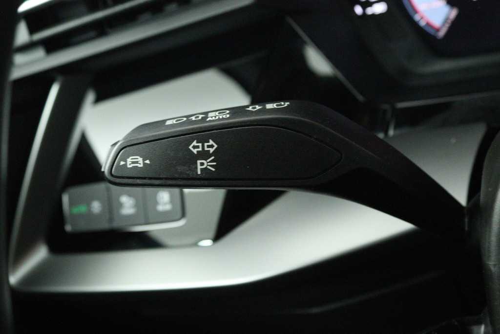 Audi A3 Sportback 30 TFSI S edition (DIGITALE COCKPIT, STOELVERWARMING, CRUISE ADAPTIEF, NAVIGATIE, PARKEERSENSOREN) 52674628-5.jpg | Autocentrum Brabant Breda