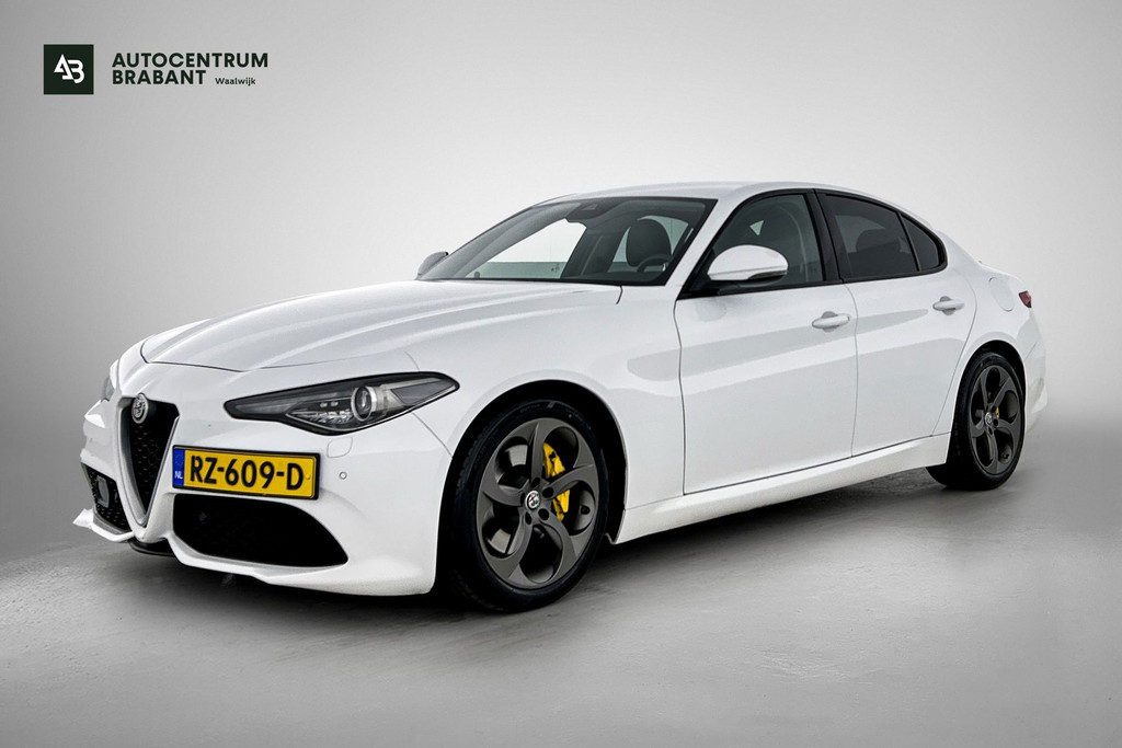 Alfa Romeo Giulia 2.0T Super Veloce-pakket(NL-auto, Navi, Stoel/Stuur VerW, Camera, Parkeersensoren, Etc) 52717023-0.jpg | Autocentrum Brabant Breda