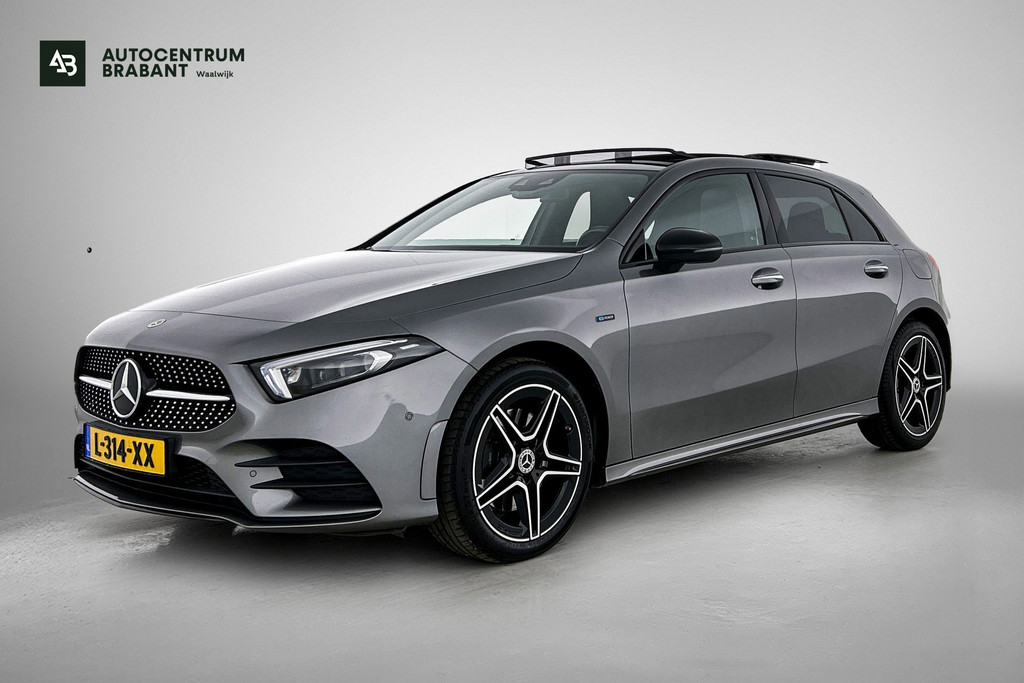 Mercedes-Benz A-Klasse 250 e Business Solution AMG Limited VOL! (NL-auto, Goed OnderH, Panorama, SfeerV, Elektrische stoelen, Etc) 52717696-0.jpg | Autocentrum Brabant Breda
