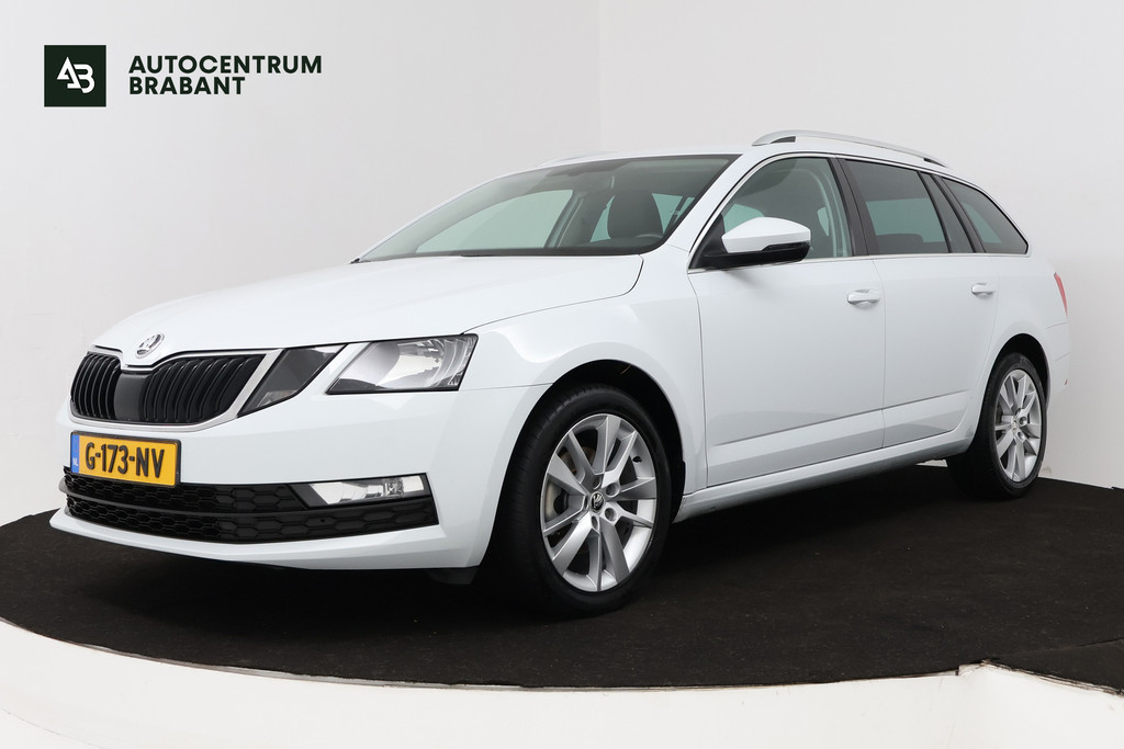 Škoda Octavia Combi 1.5 TSI Greentech Business Edition (STOELVERWARMING, AUTOMAAT, NAVIGATIE, CARPLAY, CRUISE, PARKEERSENSOREN) 52727164-0.jpg | Autocentrum Brabant Breda
