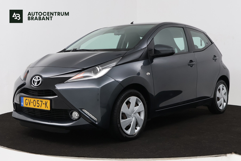 Toyota Aygo 1.0 VVT-i x-play (CRUISE CONTROL, AIRCO, CAMERA, BLUETOOTH) 52888247-0.jpg | Autocentrum Brabant Breda