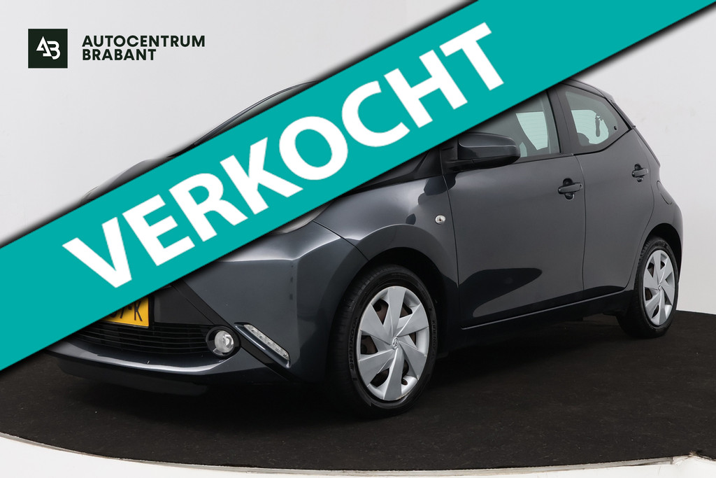 Toyota Aygo 1.0 VVT-i x-play (CRUISE CONTROL, AIRCO, CAMERA, BLUETOOTH) 52888247-0.jpg | Autocentrum Brabant Breda