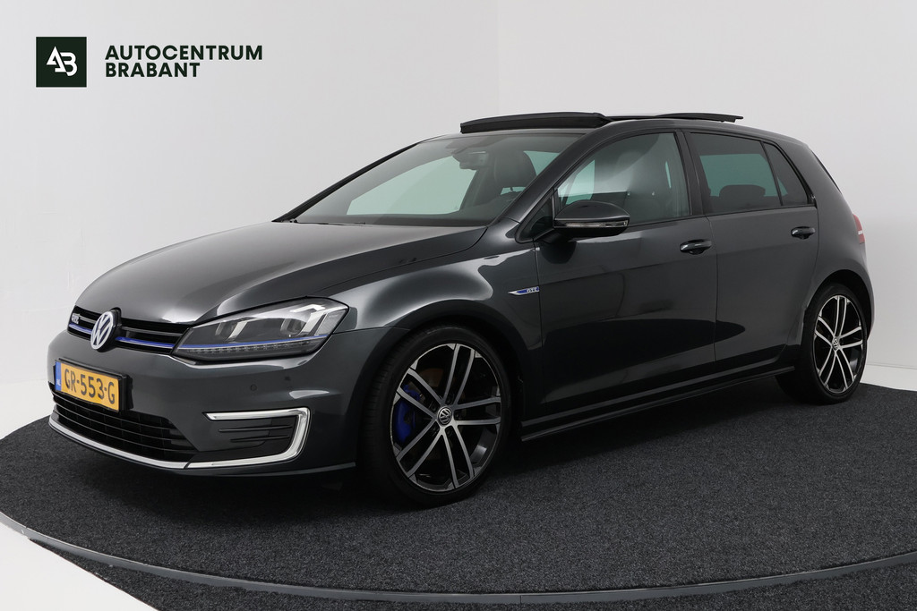 Volkswagen Golf 1.4 TSI GTE (PANORAMADAK, STOELVERWARMING, CAMERA, NAVIGATIE, CARPLAY, PARKEERSENSOREN) 52934160-0.jpg | Autocentrum Brabant Breda
