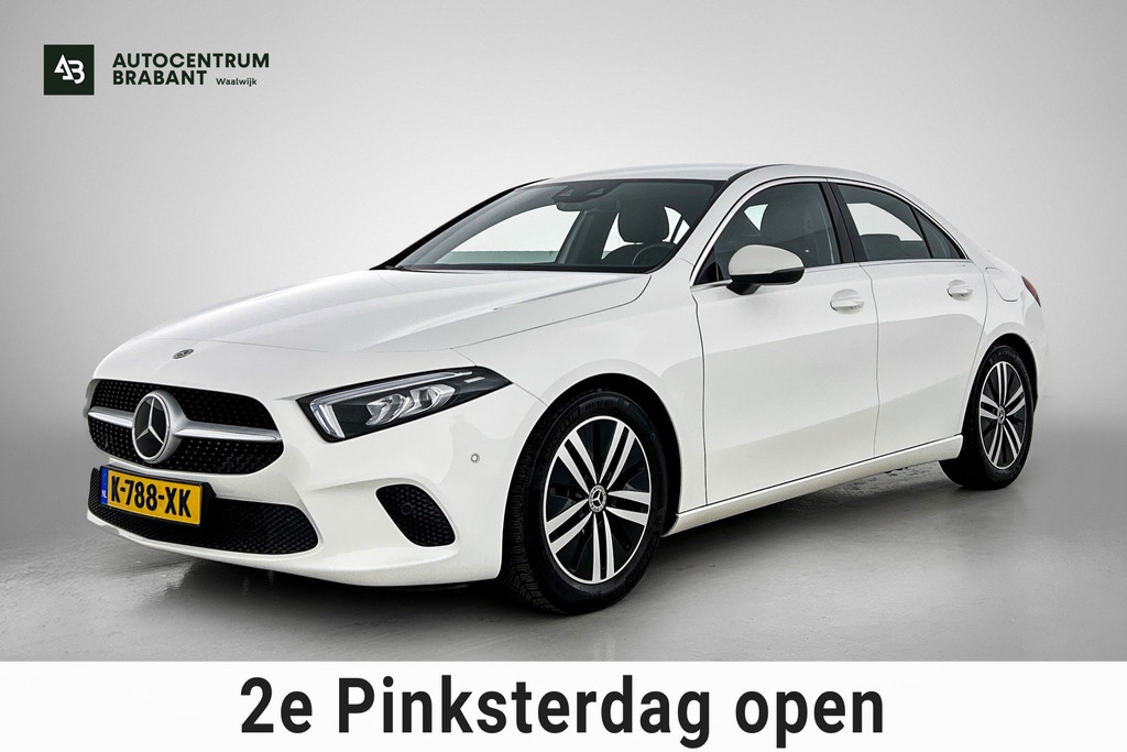 Mercedes-Benz A-Klasse 180 Business Solution Luxury (SFEERVERLICHTING, CAMERA, STOELVERWARMING, 1e EIGENAAR, GOED ONDERHOUDEN) 52978663-0.jpg | Autocentrum Brabant Breda