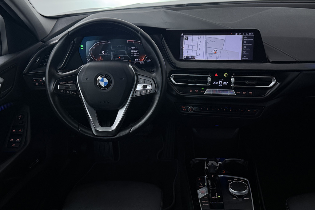 BMW 1-serie 118i Executive Edition (SFEERVERLICHTING, NAVIGATIE, CRUISE CONTROL, PARKEERSENSOREN, DEALER ONDERHOUDEN) 53096741-3.jpg | Autocentrum Brabant Breda