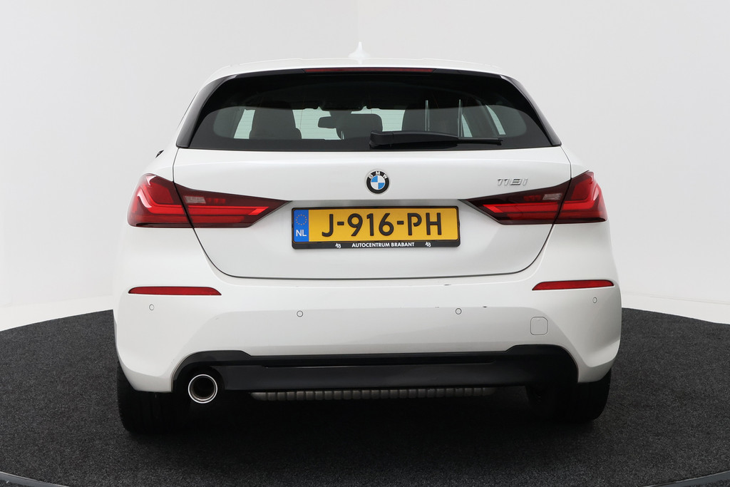 BMW 1-serie 118i Executive Edition (SFEERVERLICHTING, NAVIGATIE, CRUISE CONTROL, PARKEERSENSOREN, DEALER ONDERHOUDEN) 53096741-8.jpg | Autocentrum Brabant Breda