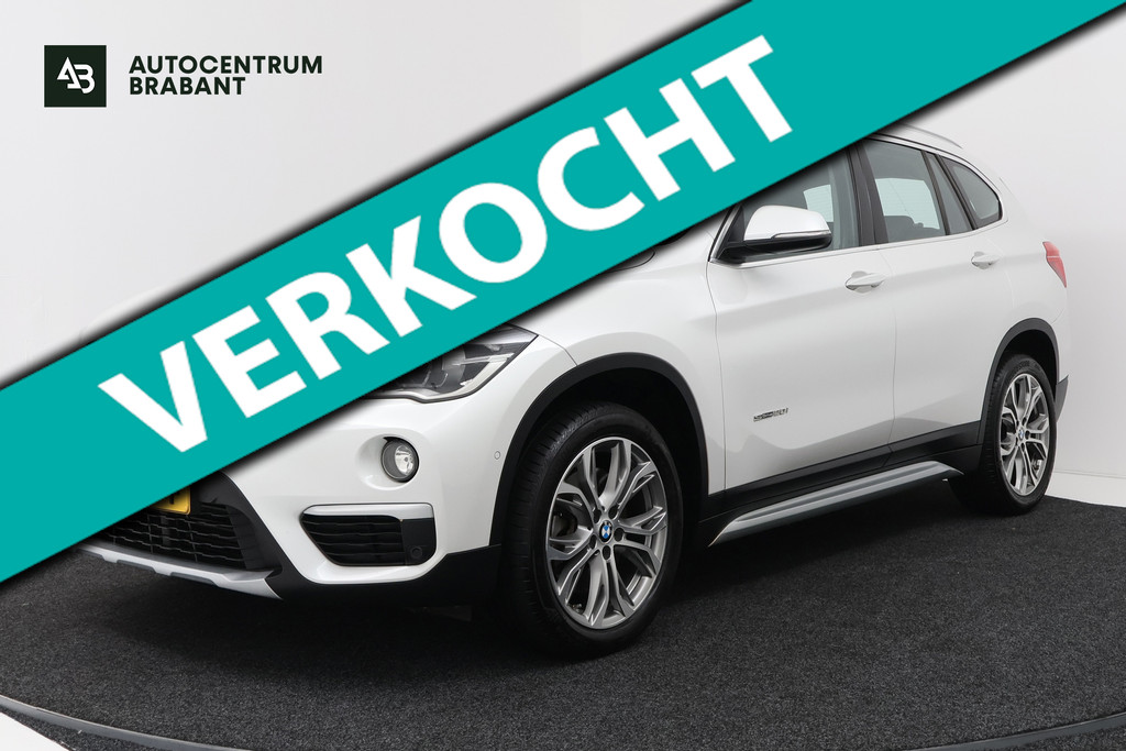 BMW X1 SDrive20i Centennial High Executive (PANORAMADAK, TREKHAAK, CAMERA, PDC, LEDER, HEAD-UP, DEALER ONDERHOUDEN) 53145769-0.jpg | Autocentrum Brabant Breda