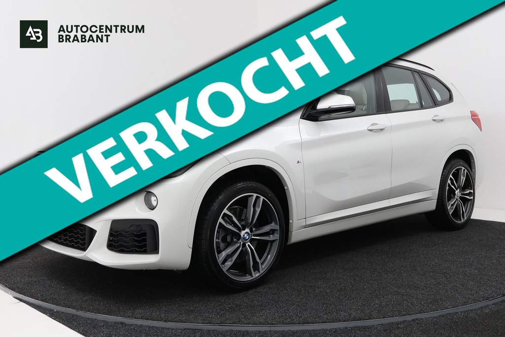 BMW X1 SDrive20i High Executive M Sport (PANORAMADAK, M-PAKKET, HEAD-UP, STOELVERWARMING, DEALER ONDERHOUDEN) 53253972-0.jpg | Autocentrum Brabant Breda