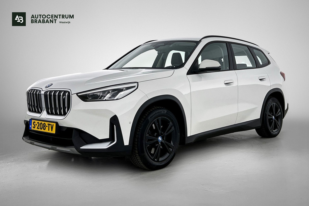 BMW iX1 XDrive30 Launch Edition 67 kWh(NL-auto, 1e Eig, Dealer OnderH, Navi, Leder, Climate Con, Etc) 53285573-0.jpg | Autocentrum Brabant Breda