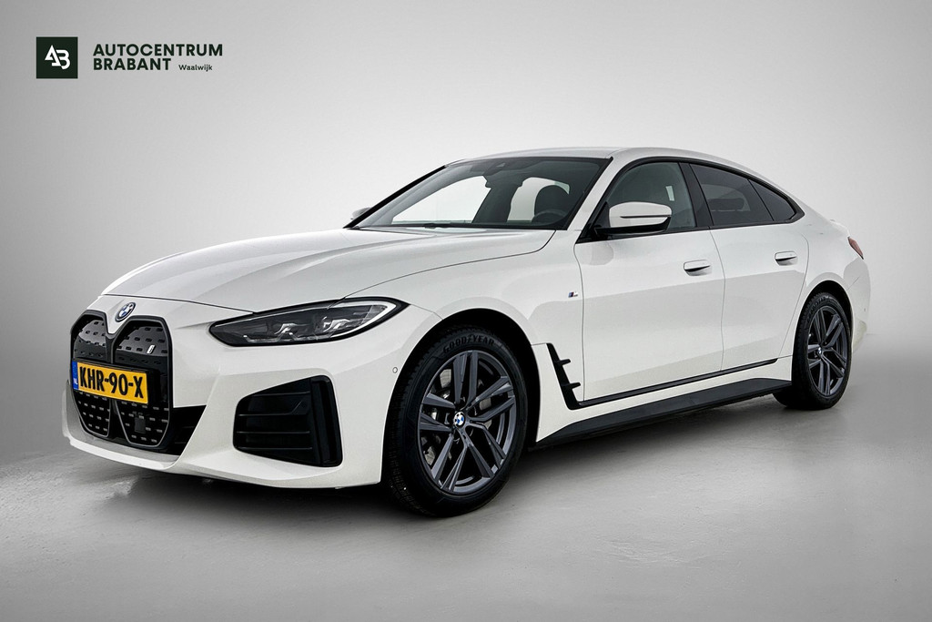 BMW i4 EDrive35 70 kWh M-sportpakket SoH 93,46%(1e Eig, Dealer OndH, Navi Pro, Camera, Carplay, Addapt Cruise, StoelV, PDC V+A,Etc 53451408-0.jpg | Autocentrum Brabant Breda
