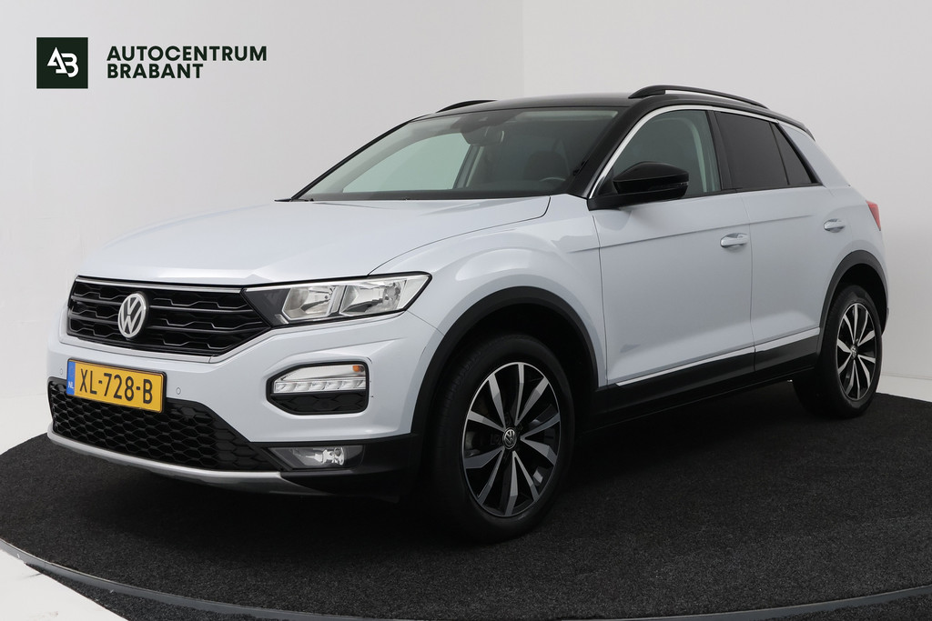 Volkswagen T-Roc 1.5 TSI Style Automaat (NAVIGATIE, PARKEERSENSOREN, CARPLAY, STUURBEDIENING) 53472605-0.jpg | Autocentrum Brabant Breda