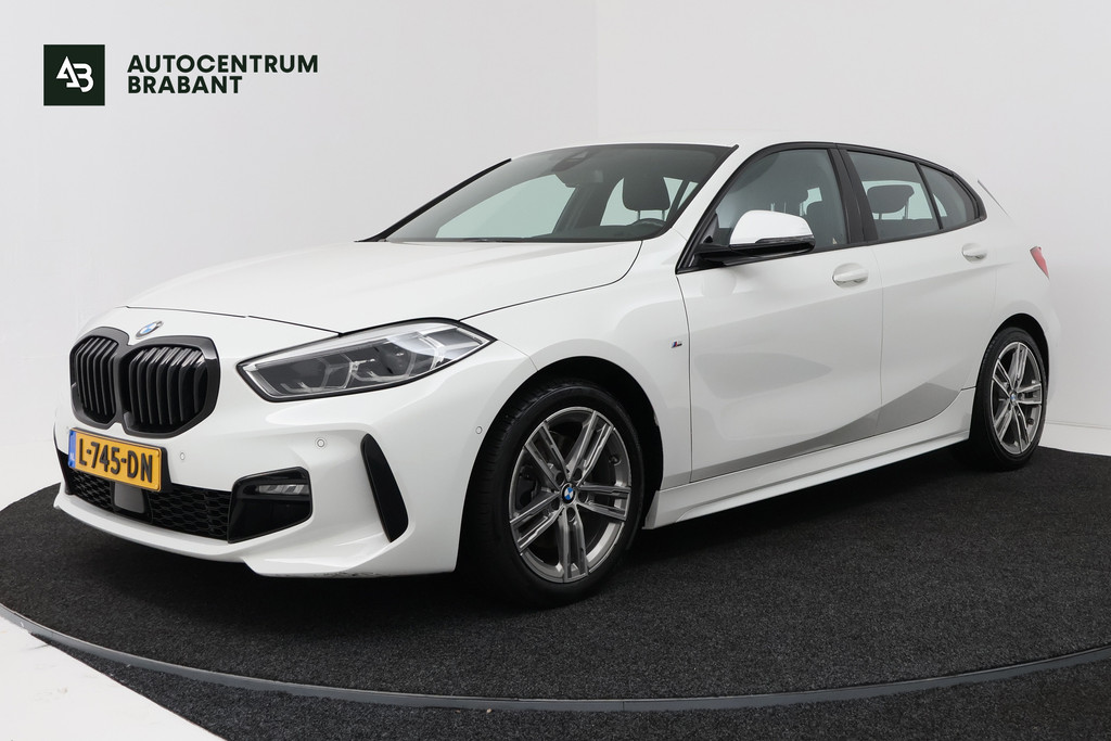 BMW 1-serie 118i High Executive (TREKHAAK, CAMERA, SFEERVERLICHTING, DEALER ONDERHOUDEN) 53989098-0.jpg | Autocentrum Brabant Breda