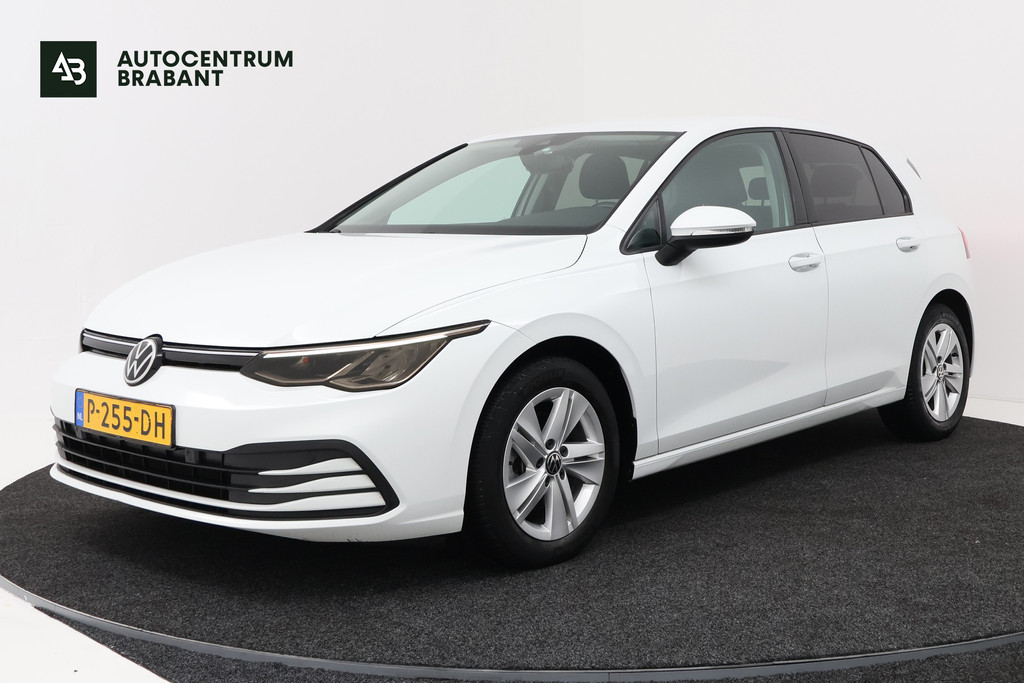 Volkswagen Golf 2.0 TDI Style (DIGITALE COCKPIT, SFEERVERLICHTING, NAVIGATIE, CRUISE ADAPTIEF, STUURVERWARMING) 54113257-0.jpg | Autocentrum Brabant Breda