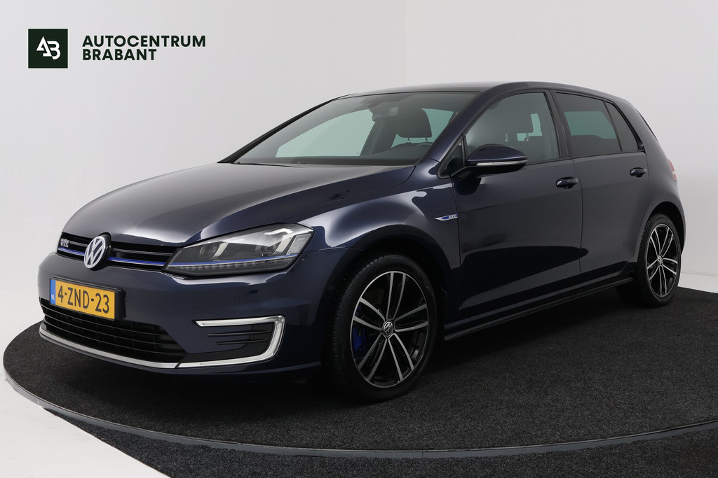 Volkswagen Golf 1.4 TSI GTE (TREKHAAK, NAVIGATIE, CARPLAY, CRUISE CONTROL, PARKEERSENSOREN) 54399093-0.jpg | Autocentrum Brabant Breda
