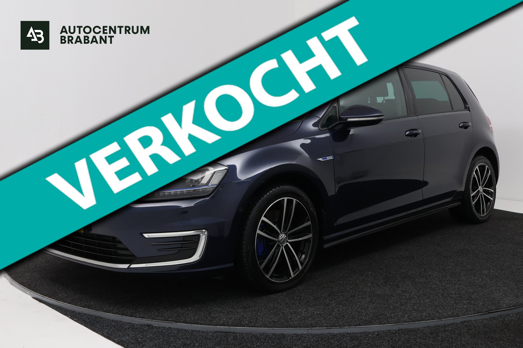 Volkswagen Golf 1.4 TSI GTE (TREKHAAK, NAVIGATIE, CARPLAY, CRUISE CONTROL, PARKEERSENSOREN) 54399093-0.jpg | Autocentrum Brabant Breda