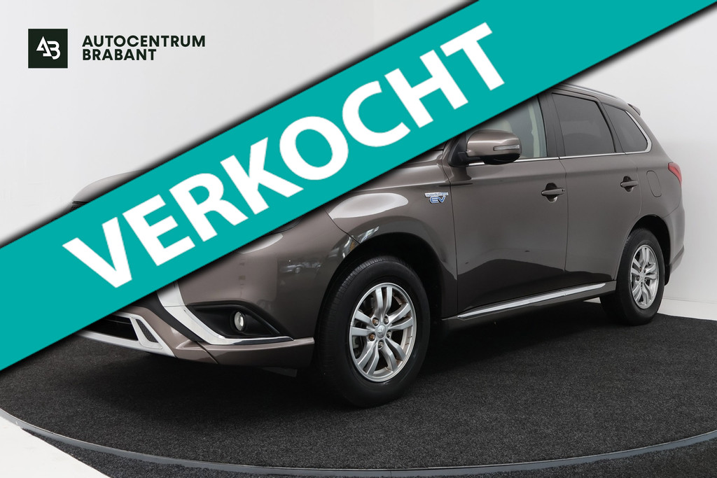 Mitsubishi Outlander 2.4 PHEV Pure (TREKHAAK, STOELVERWARMING, ACHTERUITRIJCAMERA, CRUISE CONTROL, PARKEERSENSOREN) 54617546-0.jpg | Autocentrum Brabant Breda