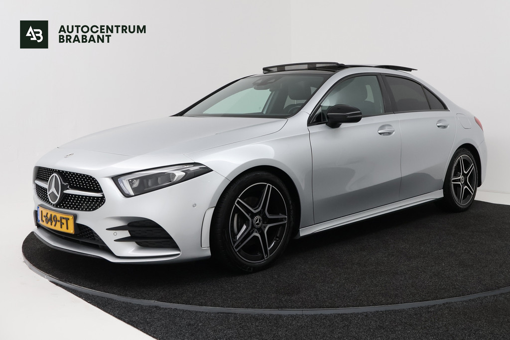 Mercedes-Benz A-Klasse 180 Business Solution AMG (PANORAMADAK, SFEERVERLICHTING, ELEKT. STOELEN, MULTIBEAM KOPLAMPEN, CAMERA) 54672858-0.jpg | Autocentrum Brabant Breda
