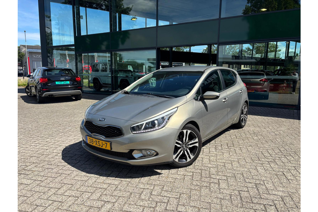 Kia cee'd 1.6 GDI Comfort Pack INRUILKANJER! (Airco, Cruise Control, Stoel/Stuurverwarming, Multimedia, NL-auto, Goed, ondh) 54747743-0.jpg | Autocentrum Brabant Breda