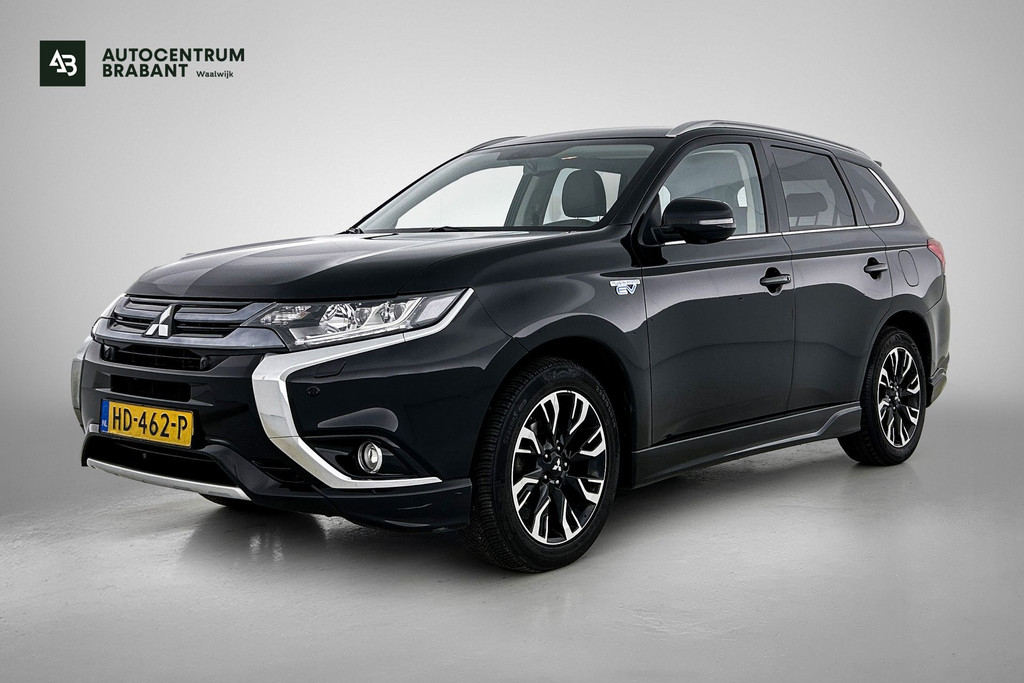 Mitsubishi Outlander 2.0 PHEV Instyle (NL-Auto, Goed Onderh, Camera, Stoelv, Parkeersensoren, Navi, Etc) 54986383-0.jpg | Autocentrum Brabant Breda