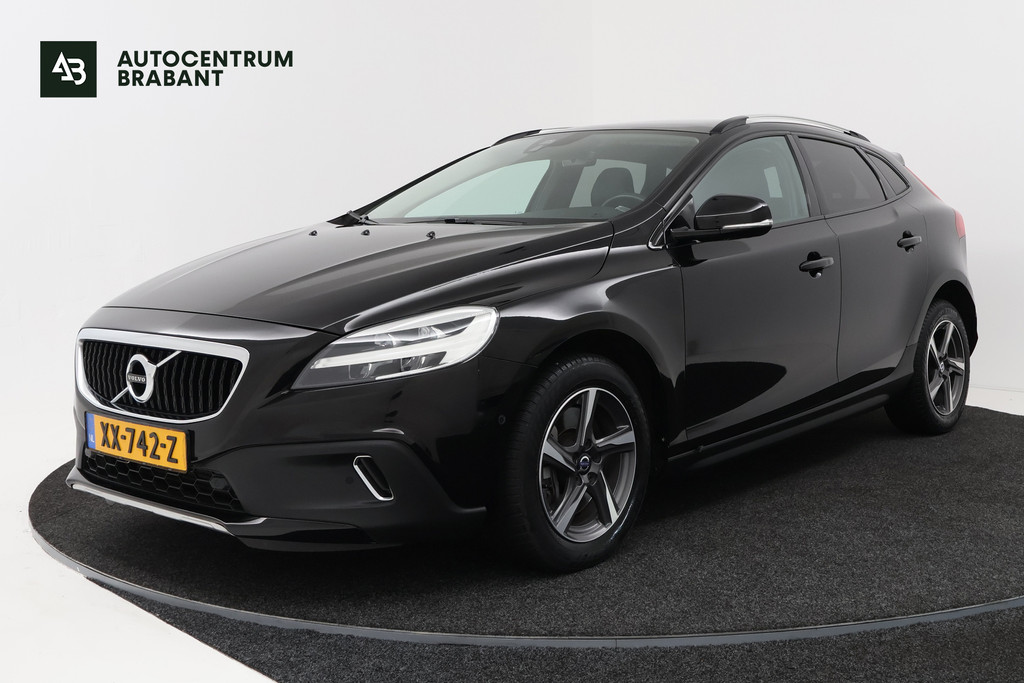 Volvo V40 Cross Country 1.5 T3 Polar+ Luxury (PANORAMADAK, HARMAN/KARDON, TREKHAAK, STOELVERWARMING, CAMERA, PARKEERSENSOREN) 55010568-0.jpg | Autocentrum Brabant Breda
